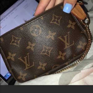 Louis Vuitton authentic pouchette